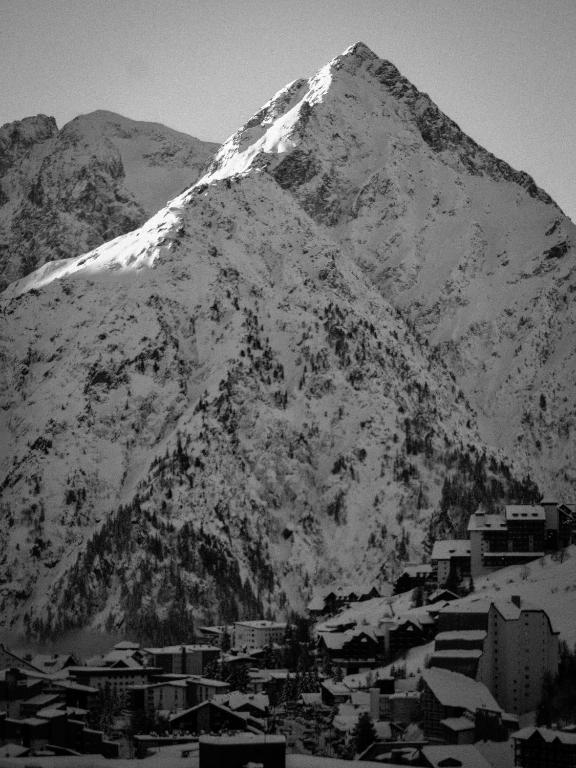 Hotel Turan Les Deux Alpes Esterno foto