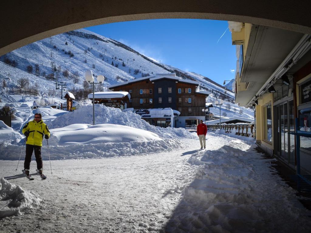 Hotel Turan Les Deux Alpes Esterno foto
